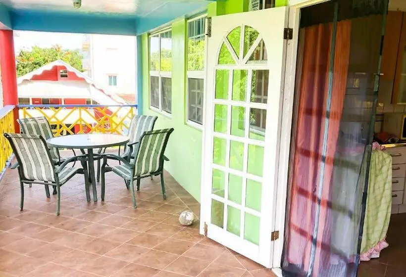 استودیوی لوکس, Coco Mango Suites