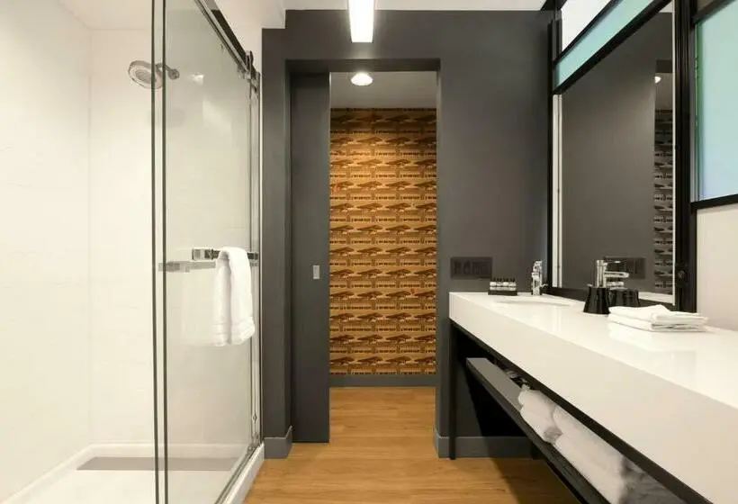 اتاق استاندارد با تخت بزرگ, Aloft Lubbock