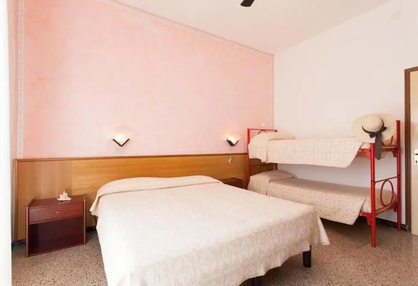 Economy Quadruple Room, Arborea