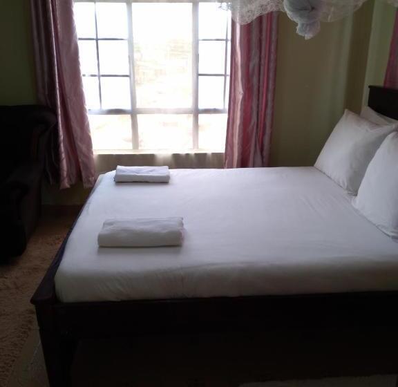 استودیوی سوپریور, Crown Hotel Kericho