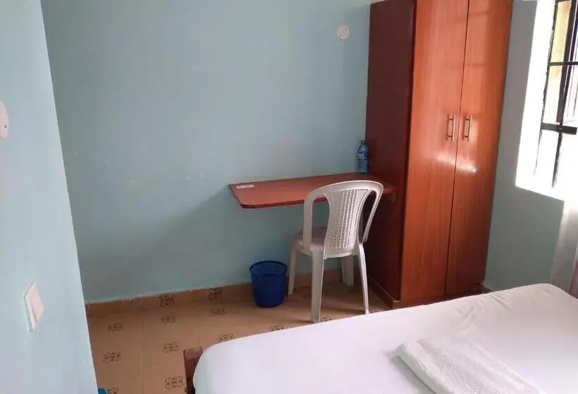 اتاق استاندارد یک نفره, Crown Hotel Kericho