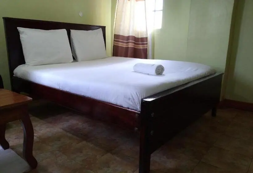 اتاق سوپریور, Crown Hotel Kericho