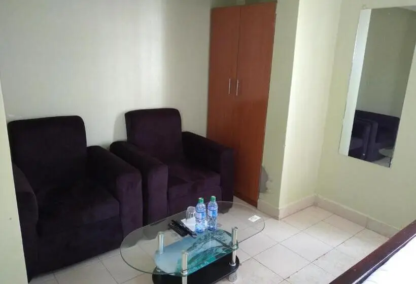 اتاق خانوادگی, Crown Hotel Kericho