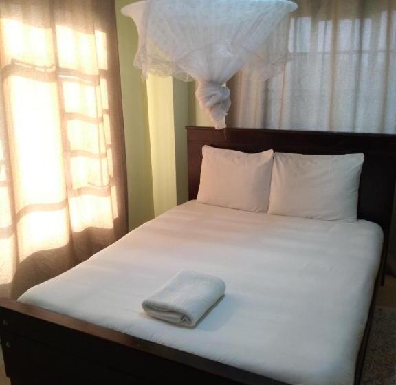 اتاق خانوادگی, Crown Hotel Kericho