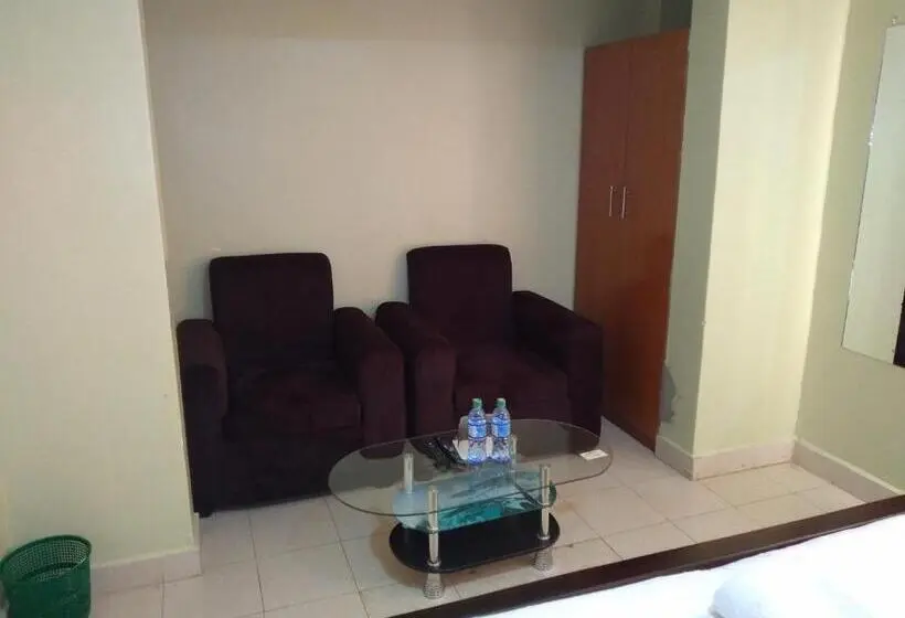 اتاق خانوادگی, Crown Hotel Kericho