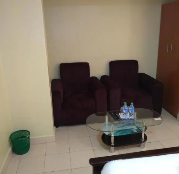 اتاق خانوادگی, Crown Hotel Kericho
