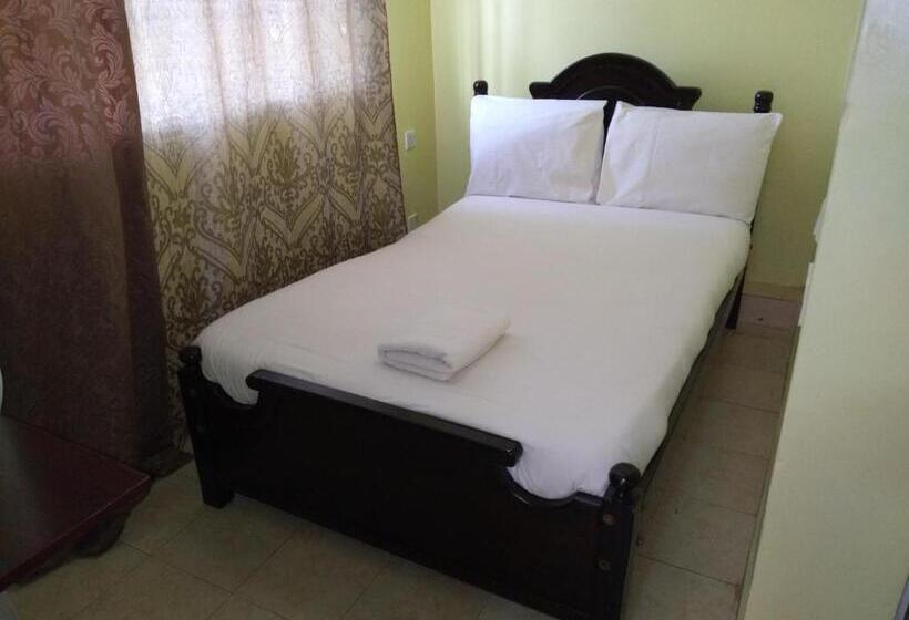 اتاق خانوادگی, Crown Hotel Kericho