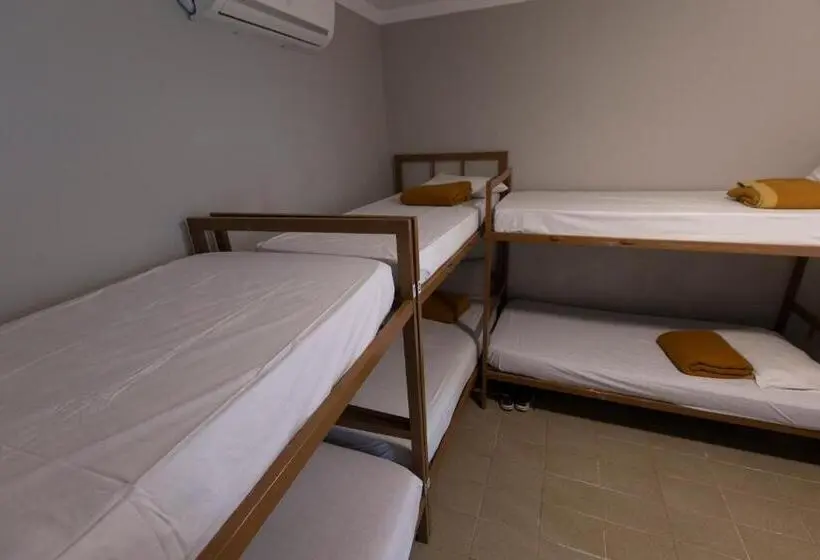Vuode Makuusalissa, Hostel Diniz
