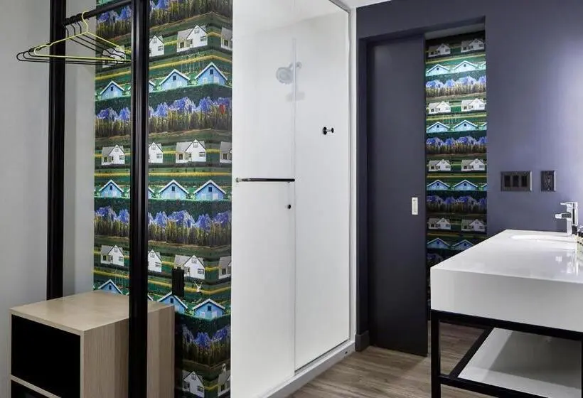 اتاق استاندارد با تخت بزرگ برای معلولان, Aloft Chattanooga Hamilton Place