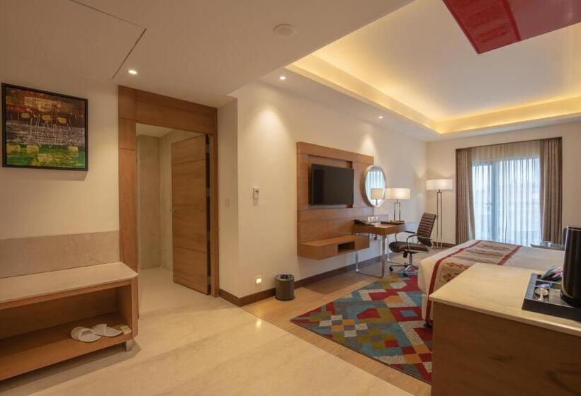اتاق دلوکس با تخت کینگ و چشم‌انداز شهر, Ramada Encore By Wyndham Kathmandu Thamel