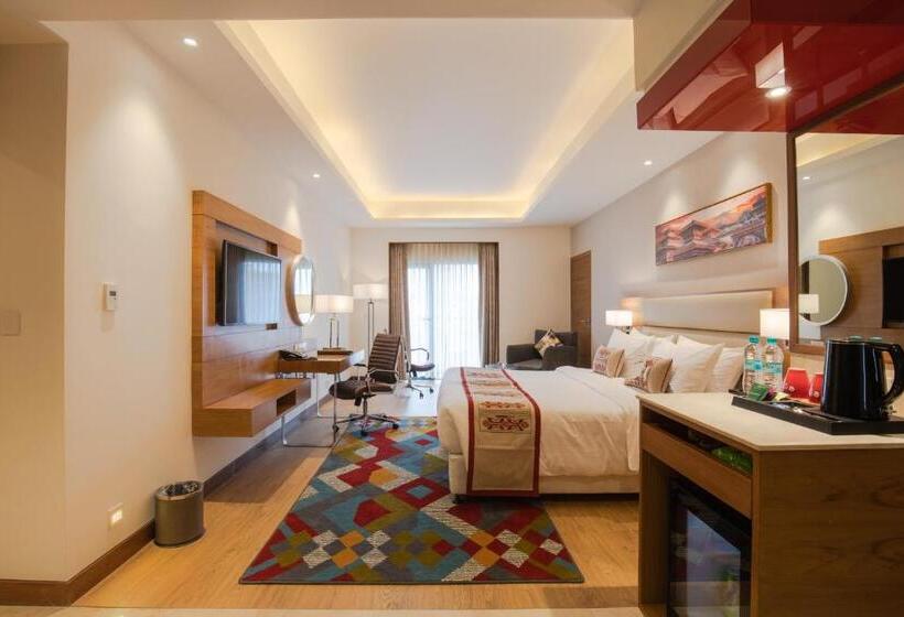 غرفة ديلوكس سرير كينج مطلة على المدينة, Ramada Encore By Wyndham Kathmandu Thamel