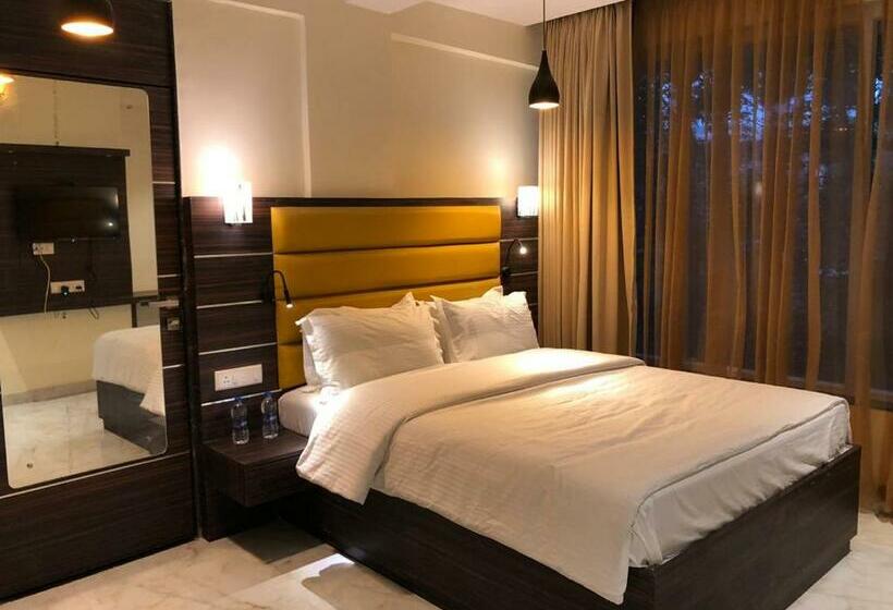 חדר דחוקס עם מיטת קינג, Vits Shanti Solitaire Arpora