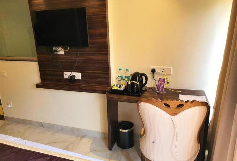 חדר דחוקס עם מיטת קינג, Vits Shanti Solitaire Arpora