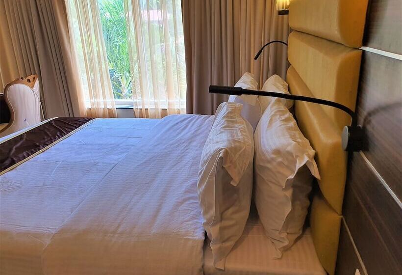 חדר דלוקס נוף בריכה, Vits Shanti Solitaire Arpora