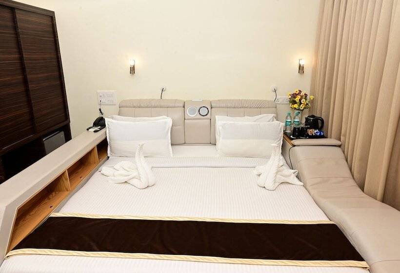 חדר פרמיום עם נוף לבריכה, Vits Shanti Solitaire Arpora