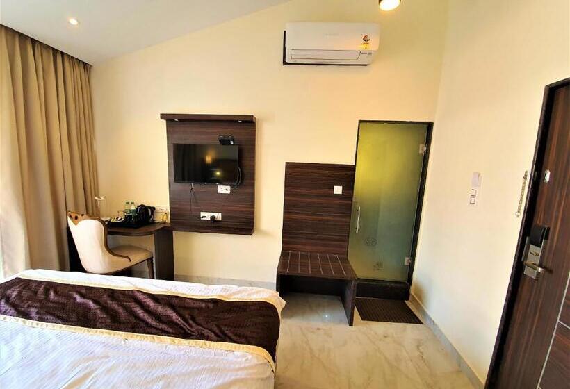 חדר דחוקס עם מיטת קינג, Vits Shanti Solitaire Arpora