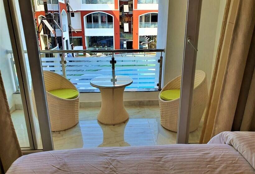 חדר דלוקס נוף בריכה, Vits Shanti Solitaire Arpora