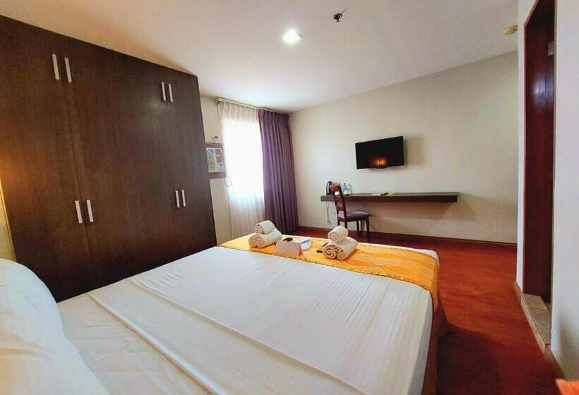 اتاق سوپریور با تخت بزرگ, Tagaytay Hotel Sixb