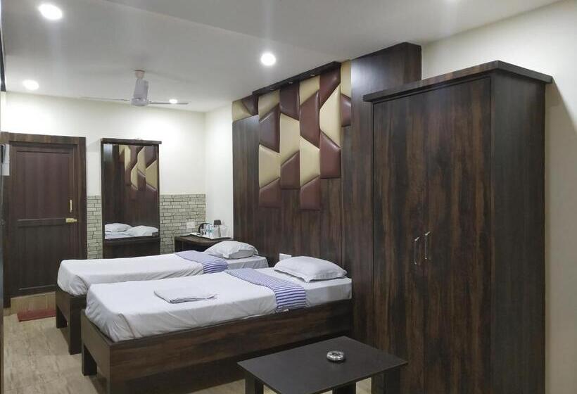 اتاق لوکس, Bikram A Boutique