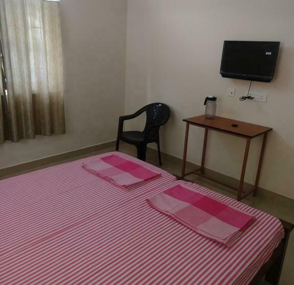 スタンダードルーム, Shantham Service Apartments, Kinathukadavu, Coimbatore
