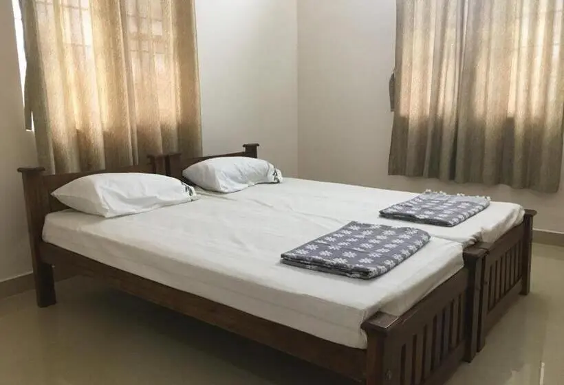 デラックスルーム, Shantham Service Apartments, Kinathukadavu, Coimbatore