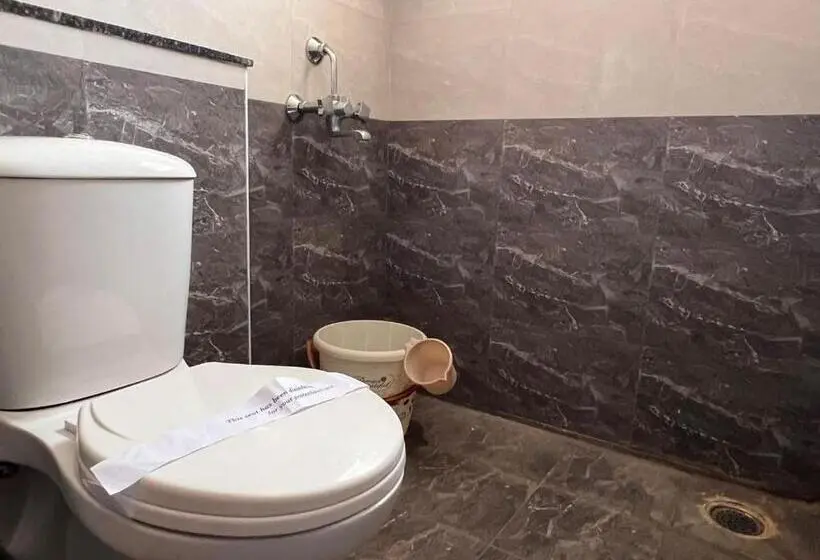 デラックストリプルルーム, Shantham Service Apartments, Kinathukadavu, Coimbatore