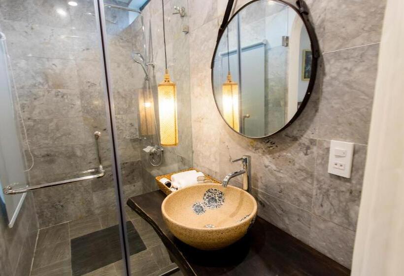 اتاق لوکس, Life Boutique