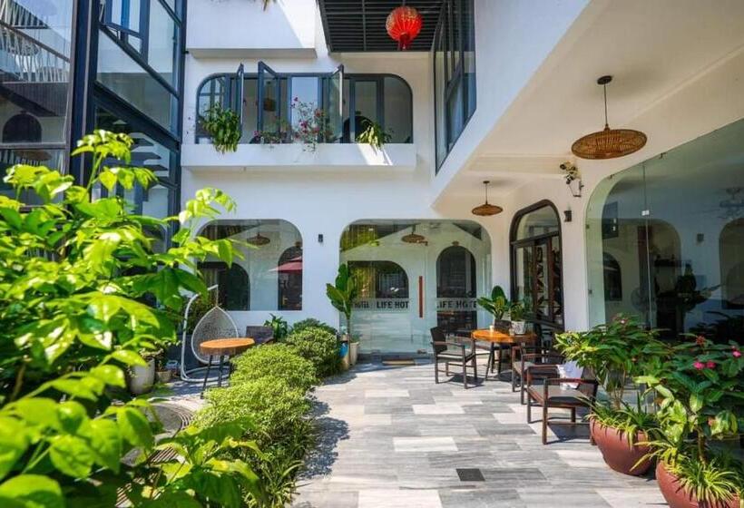 اتاق لوکس, Life Boutique