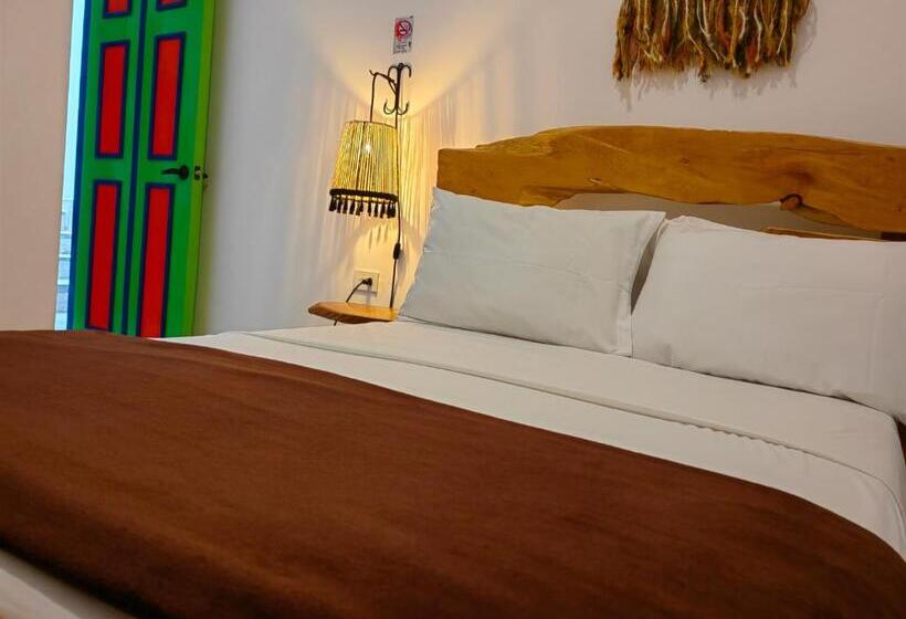 标准单人间, Salento Mirador