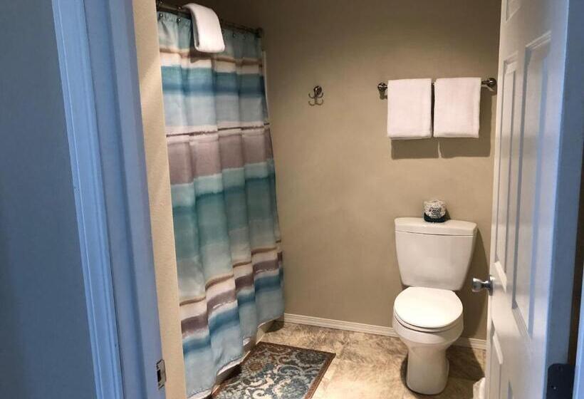 מיטת קינג בסוויטה, Inn At Arch Rock