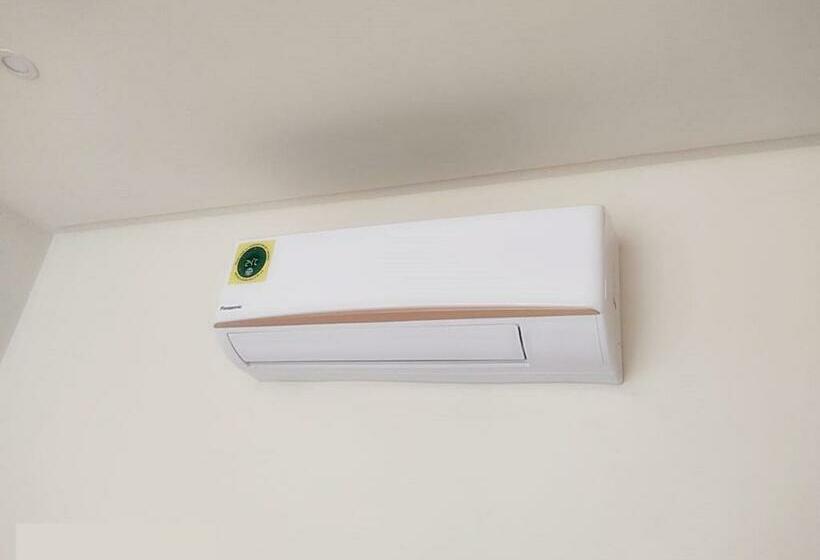 디럭스 룸, Luxuria