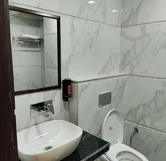 수피리어 룸, Luxuria