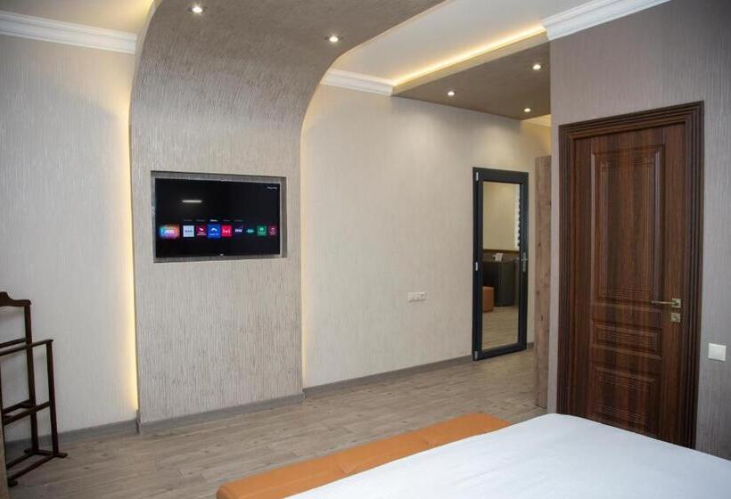 اتاق استاندارد, Myland