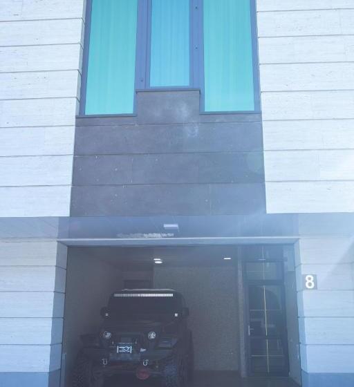 اتاق استاندارد با تخت بزرگ, Myland