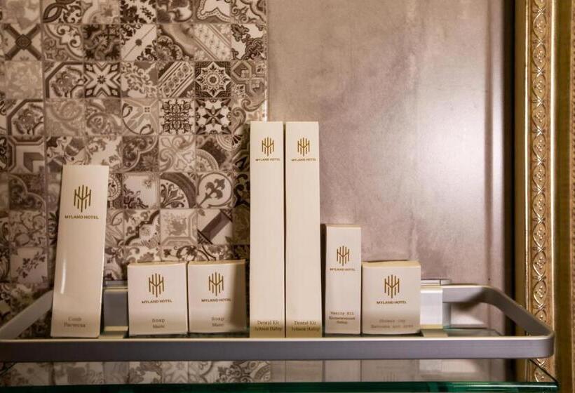 اتاق سوپریور با تخت بزرگ, Myland