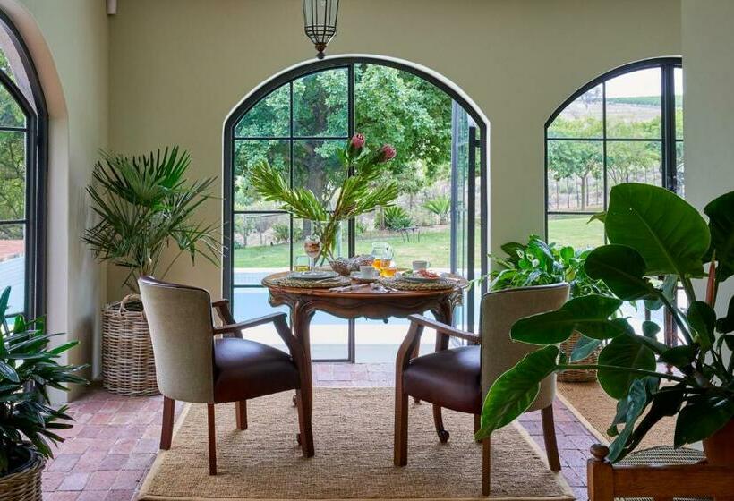 سوییت با چشم‌انداز استخر, Deux Frères Wine Estate & Luxury Villas