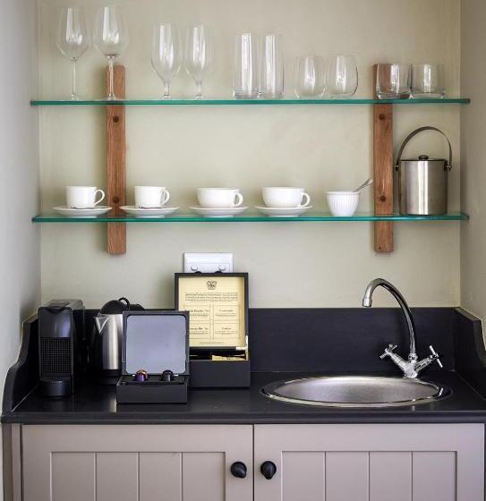 سوییت با چشم‌انداز استخر, Deux Frères Wine Estate & Luxury Villas