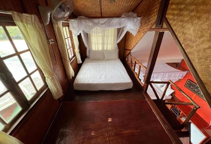 בונגלו משפחתי, Plaa's Thansadet Resort