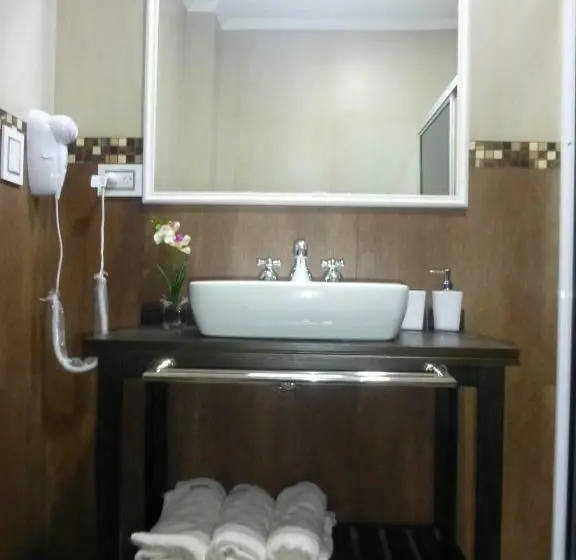 اتاق راحتی, Posada Del Angú