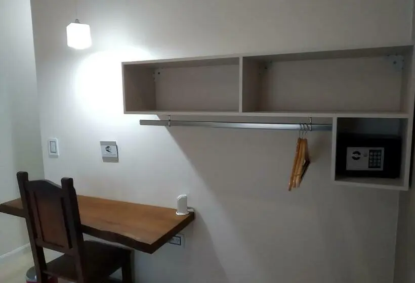 اتاق راحتی, Posada Del Angú
