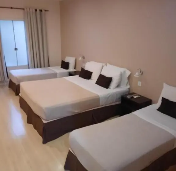 اتاق لوکس, Posada Del Angú