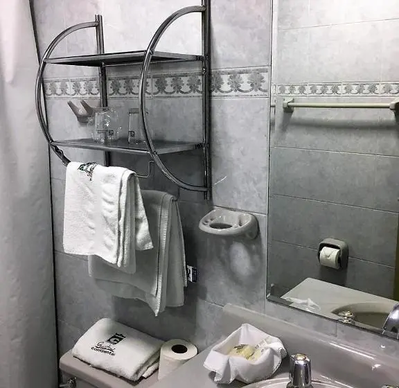 اتاق استاندارد سه نفره, Gran Hotel Continental