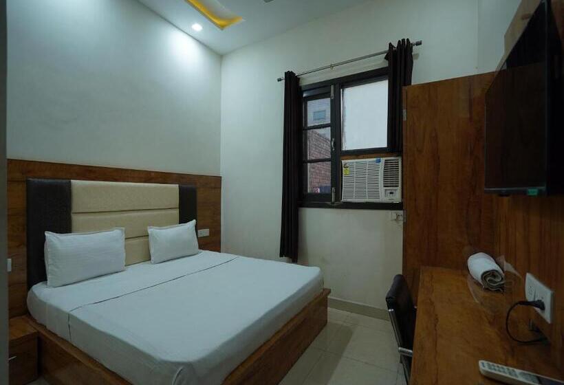 استودیو استاندارد با تخت کینگ, Chahal Residency