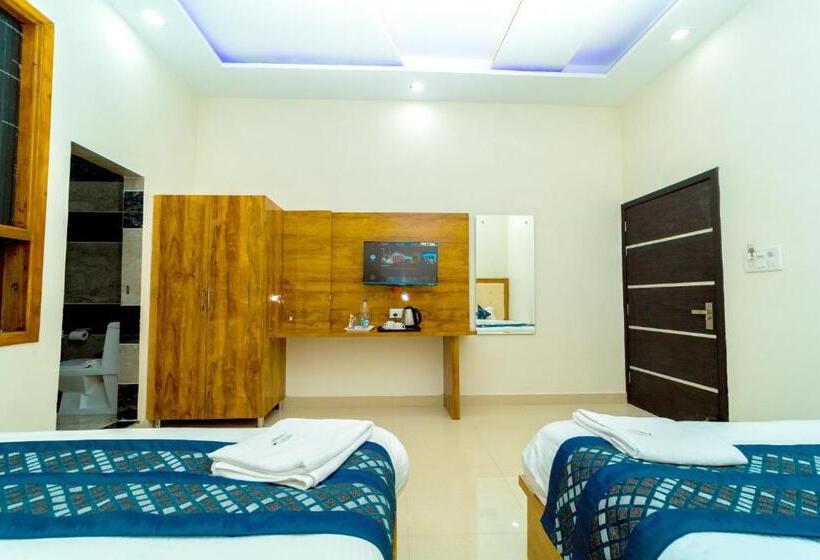 اتاق خانوادگی, Chahal Residency