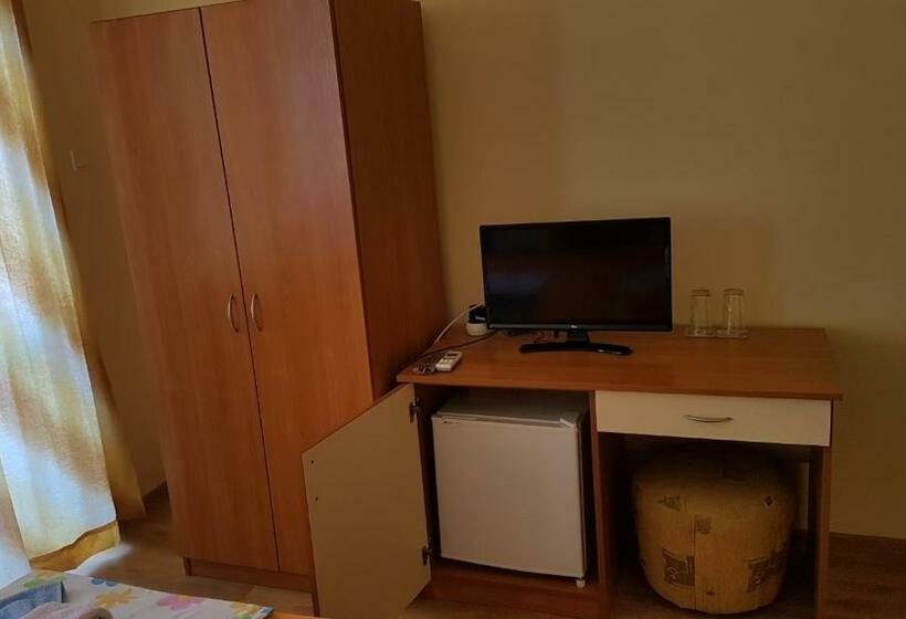 اتاق استاندارد با بالکن, Ivanovi Guest House