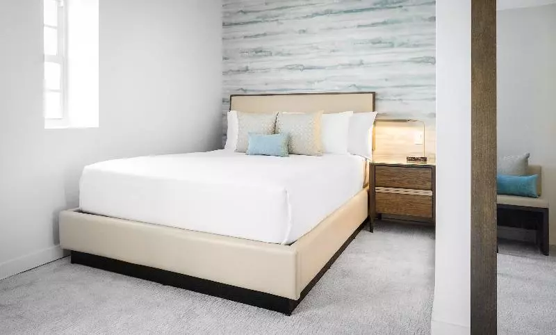 اتاق کلاسیک با تخت دونفره, Iberostar Waves Miami Beach