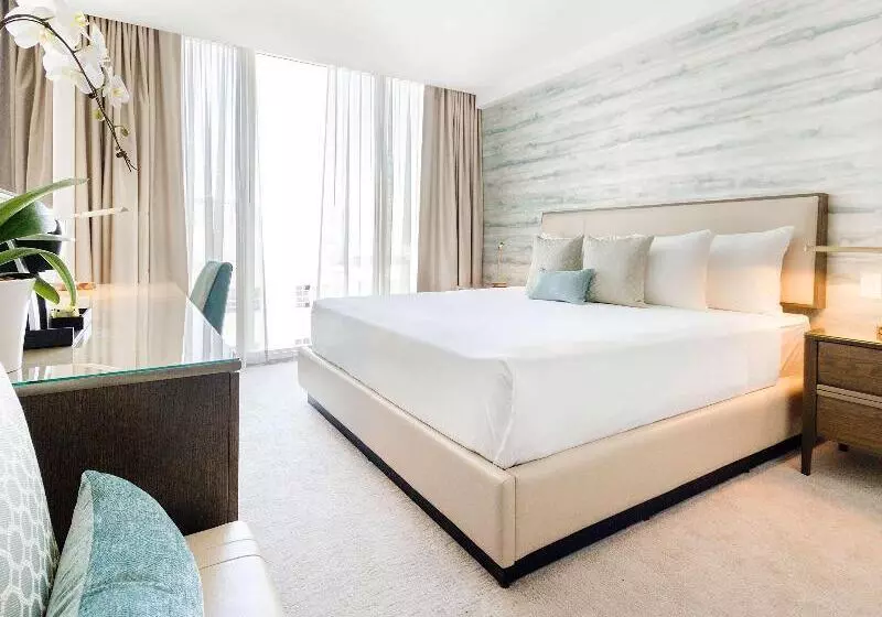 اتاق لوکس با تخت بزرگ, Iberostar Waves Miami Beach