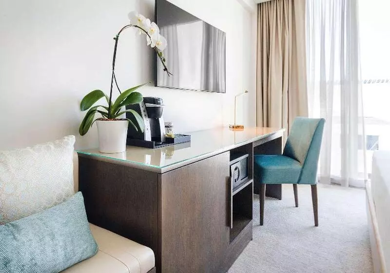 اتاق لوکس با تخت بزرگ, Iberostar Waves Miami Beach