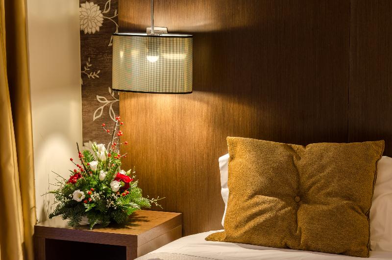 اتاق استاندارد, Duas Nações