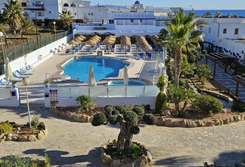 스탠다드 트리플 룸, El Puntazo I